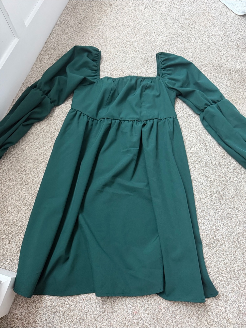 Emerald puff sleeve dress
